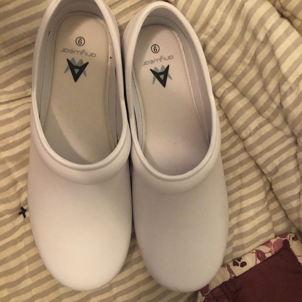 Any wear Guardian Angel Nursing Shoes